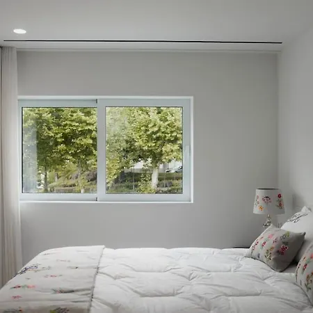 Lucy's House アパート ロウザダ